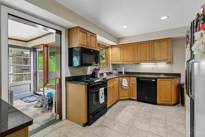 1023 Paxton Avenue, Cincinnati, OH 45208 - Photo 16