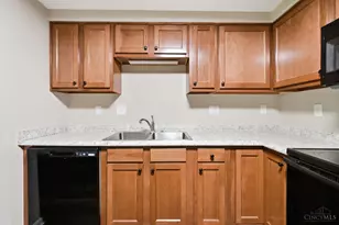 2436 Mustang Dr, Cincinnati, OH 45211 - Photo 8