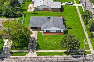 12093 Benadir Rd, Springdale, OH 45246 - Photo 2