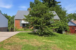 3270 Van Zandt Dr, Cincinnati, OH 45211 - Photo 2