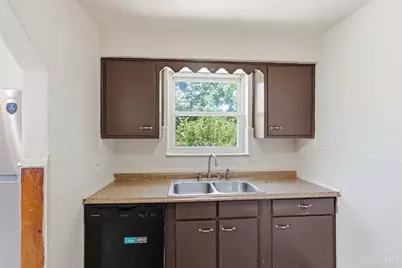 3270 Van Zandt Drive, Cincinnati, OH 45211 - Photo 4