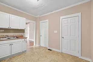 831 Forest Ave, Hamilton, OH 45015 - Photo 8