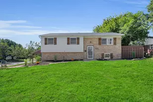 725 E Crescentville Rd, Springdale, OH 45246 - Photo 1