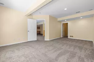 555 County Down Ln, Loveland, OH 45140 - Photo 40