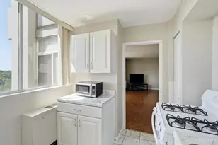 2324 Madison Rd, Cincinnati, OH 45208 - Photo 10