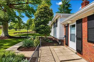 8629 Pastoral Ln, Anderson Township, OH 45244 - Photo 6