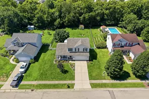 135 Heritage Trail Dr, Middletown, OH 45044 - Photo 2