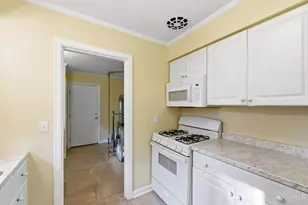 6908 Rob Vern Dr, Cincinnati, OH 45239 - Photo 16