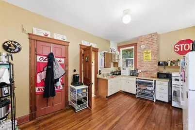 404 Ada Street, Cincinnati, OH 45219 - Photo 2