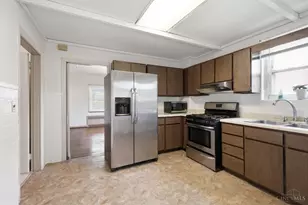 3712 Bonfield Dr, Cincinnati, OH 45220 - Photo 8