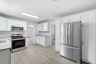 5668 Bellefontaine Rd, Huber Heights, OH 45424 - Photo 14