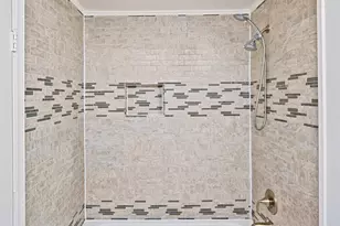 863 Woodlyn Dr S, Cincinnati, OH 45230 - Photo 24