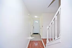 863 Woodlyn Dr S, Cincinnati, OH 45230 - Photo 2