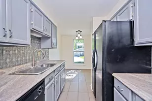 863 Woodlyn Dr S, Cincinnati, OH 45230 - Photo 10