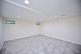 863 Woodlyn Dr S, Cincinnati, OH 45230 - Photo 28