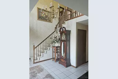 619 Shultz Drive, Hamilton, OH 45013 - Photo 2