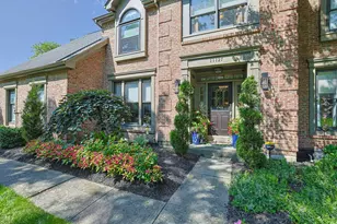 11127 Huntwicke Pl, Cincinnati, OH 45241 - Photo 2