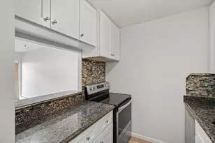 4906 Chalet Dr, Cincinnati, OH 45217 - Photo 10