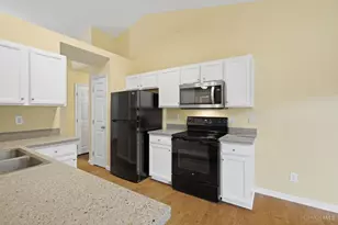 7630 Sandstone Trail, Hamilton Township, OH 45039 - Photo 12
