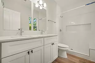 5809 Lathrop Pl, Cincinnati, OH 45224 - Photo 16
