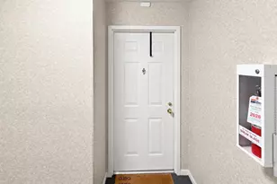 8390 Spring Valley Ct, Beckett Ridge, OH 45069 - Photo 2