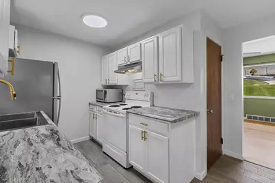 2361 E Galbraith Road, Reading, OH 45237 - Photo 12