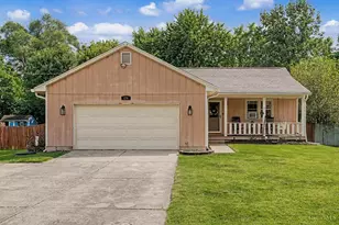 270 Nikki Ct, Carlisle, OH 45005 - Photo 2