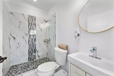 18 W Elder Street #6, Cincinnati, OH 45202 - Photo 2
