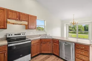 656 Parkland Dr, Union Township, OH 45244 - Photo 10