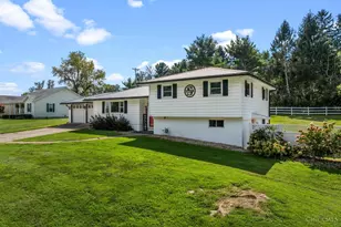 109 Elizabeth Dr, Hillsboro, OH 45133 - Photo 2
