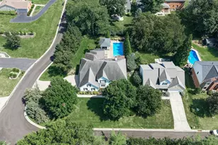 7265 Timberknoll Dr, Cincinnati, OH 45242 - Photo 2