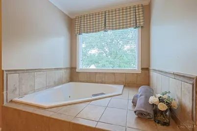 7265 Timberknoll Drive, Cincinnati, OH 45242 - Photo 18