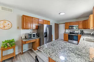 533 Smiley Ave, Springdale, OH 45246 - Photo 6