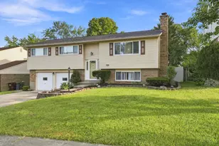 1882 Fallbrook Ln, Springfield Township, OH 45240 - Photo 4