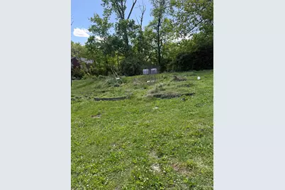 3111 Bracken Woods Lane, Cincinnati, OH 45211 - Photo 2