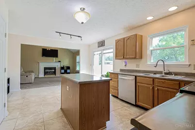 7906 Laurelwood Drive, Maineville, OH 45039 - Photo 18