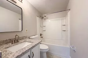 2891 Grosvenor Dr, Cincinnati, OH 45251 - Photo 18