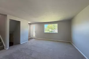 2891 Grosvenor Dr, Cincinnati, OH 45251 - Photo 8