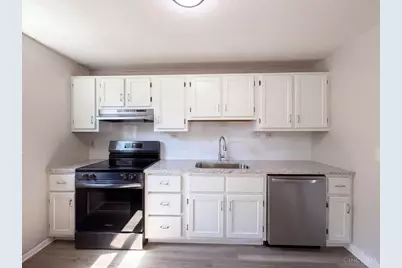 2891 Grosvenor Drive, Cincinnati, OH 45251 - Photo 2