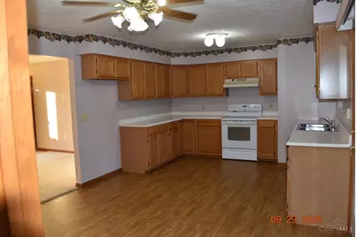 1548 Lost Lake Court, Sterling Township, OH 45176 - Photo 8