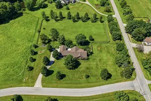 8215 Morgans Run Dr, Harlan Township, OH 45152 - Photo 2
