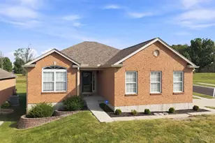 1970 Redbud Dr, Hamilton, OH 45013 - Photo 2