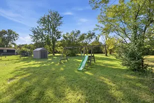 866 Crowden Dr, Springfield Township, OH 45224 - Photo 18