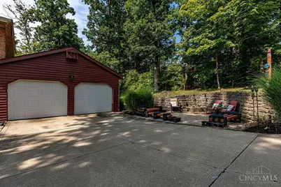 7885 Oak Leaf Circle, West Chester, OH 45241 - Photo 2
