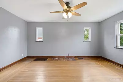 4056 McFarran Avenue, Cheviot, OH 45211 - Photo 4