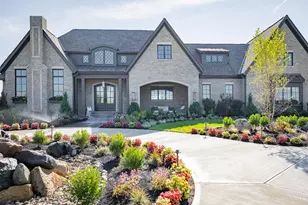 9702 Christian Ct, Hamilton Township, OH 45140 - Photo 2