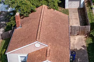 18 N Riverview Dr, Hamilton, OH 45015 - Photo 2