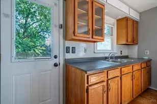 18 N Riverview Dr, Hamilton, OH 45015 - Photo 8