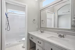 6005 Hidden Oaks Ct, Hamilton Township, OH 45039 - Photo 20