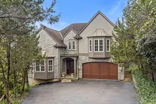 1046 Tuscany Pl, Cincinnati, OH 45226 - Photo 2